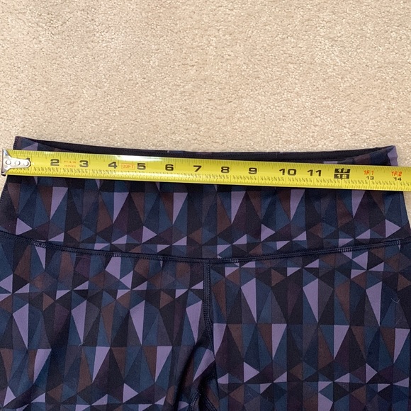Lululemon purple geometric wunder unders leggings size 8 - Picture 7 of 10